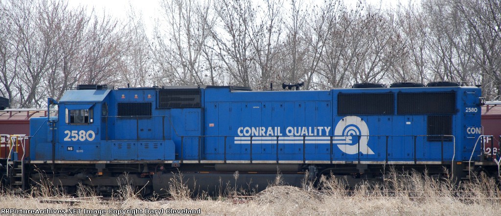 CR 2580 running upon the cornfields of Iowa 